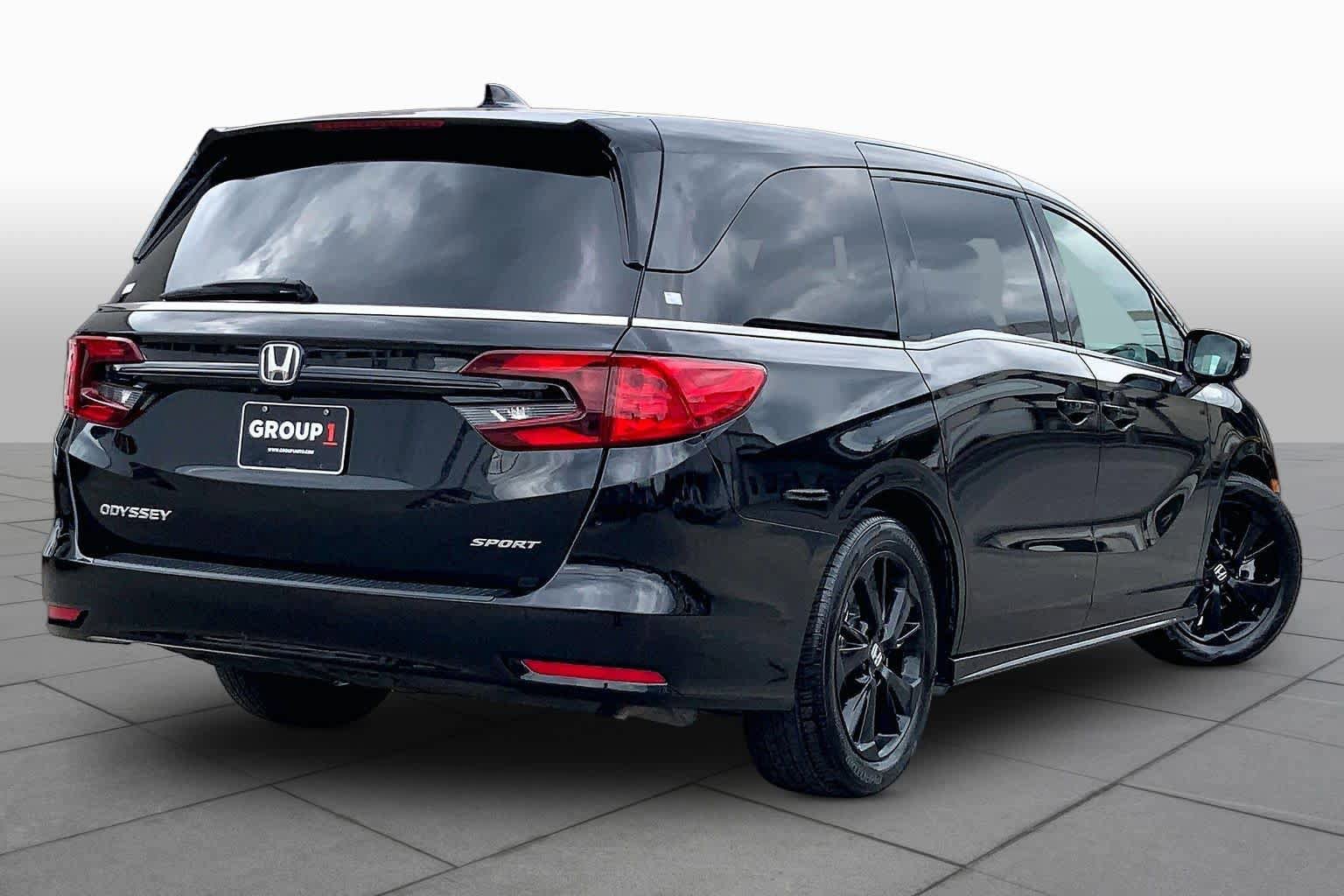 Used 2023 Honda Odyssey Sport image 13