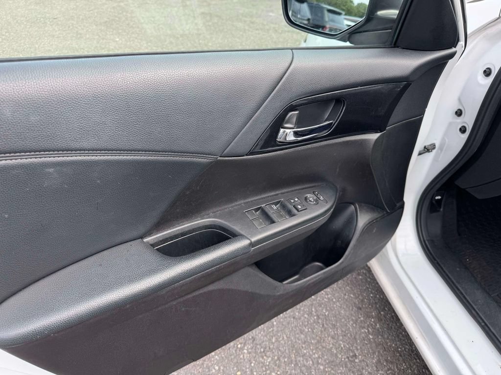 Used 2014 Honda Accord Sport image 18