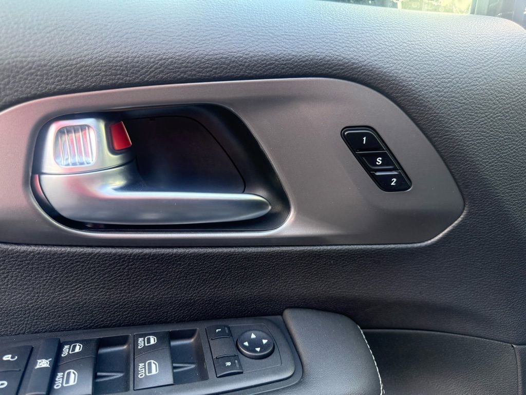 New 2026 Chrysler Pacifica Select FWD image 72