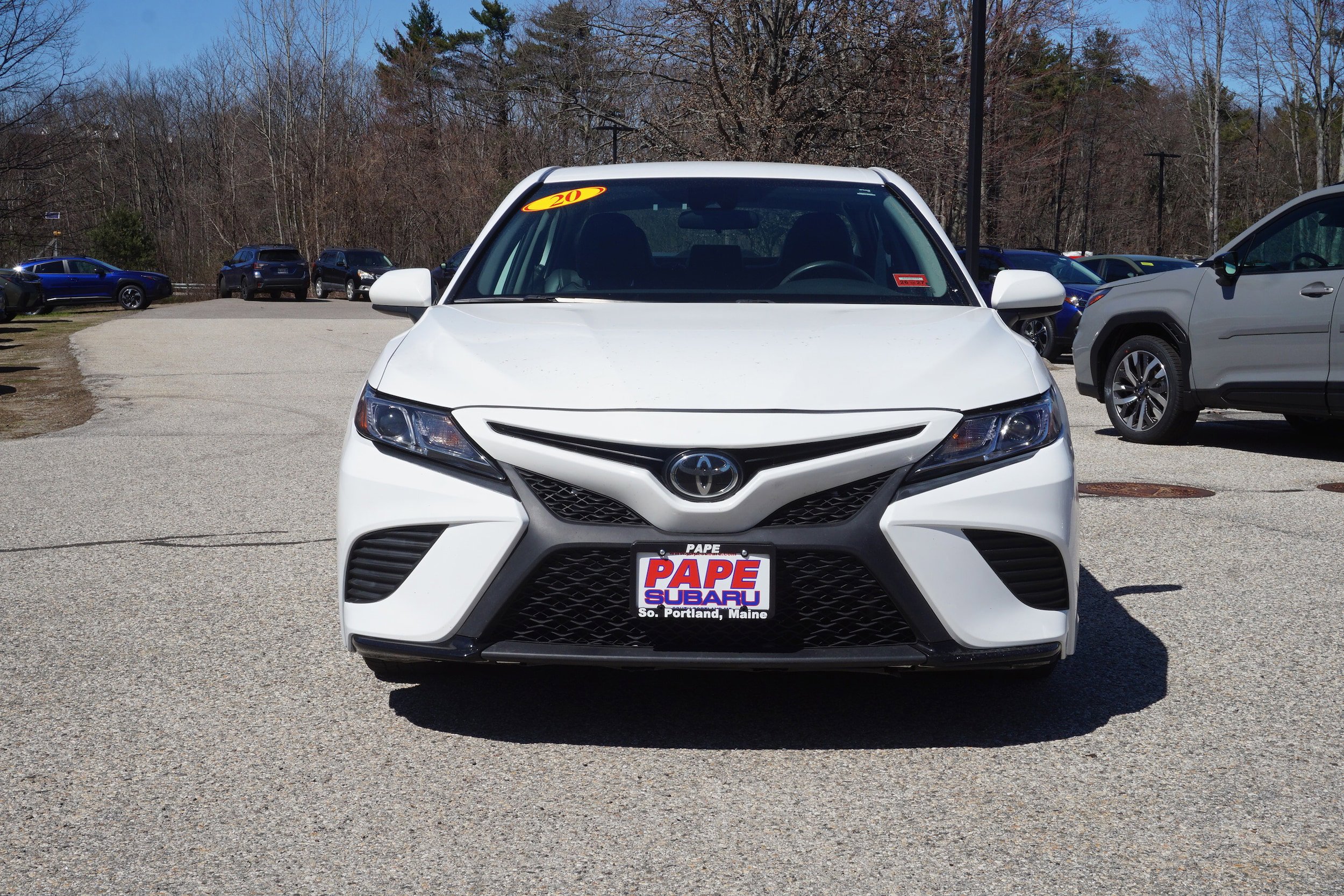 Used 2020 Toyota Camry SE FWD image 2