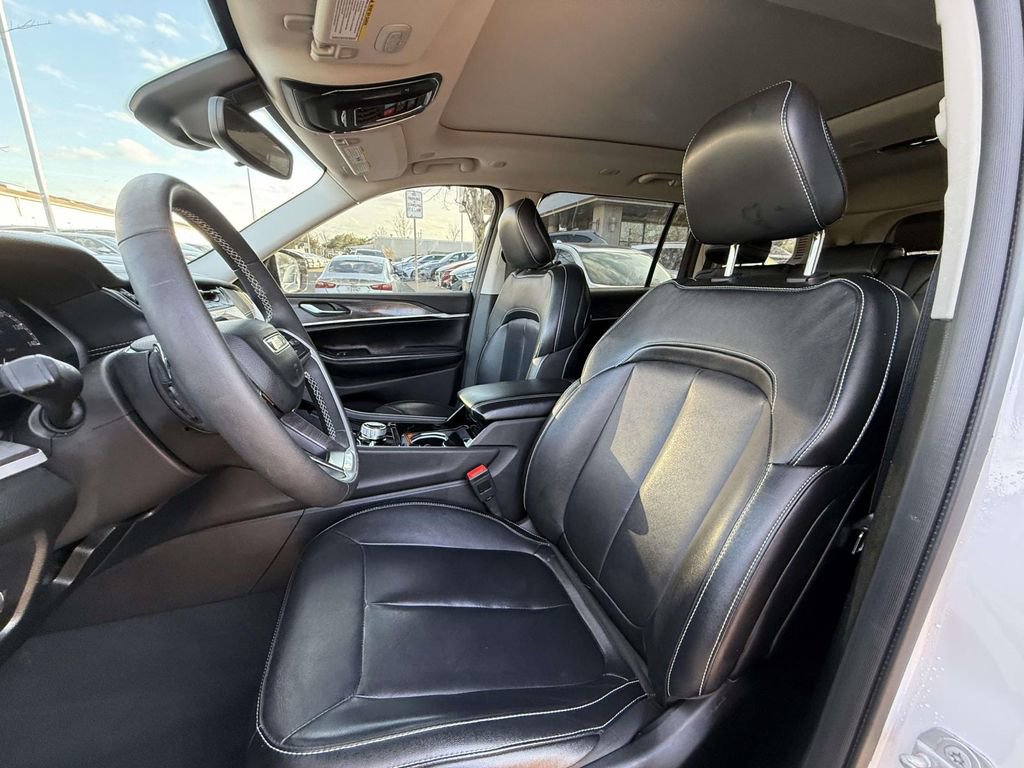 Used 2023 Jeep Grand Cherokee L Limited image 11