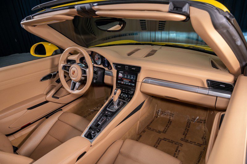 Used 2017 Porsche 911 Targa 4S image 7