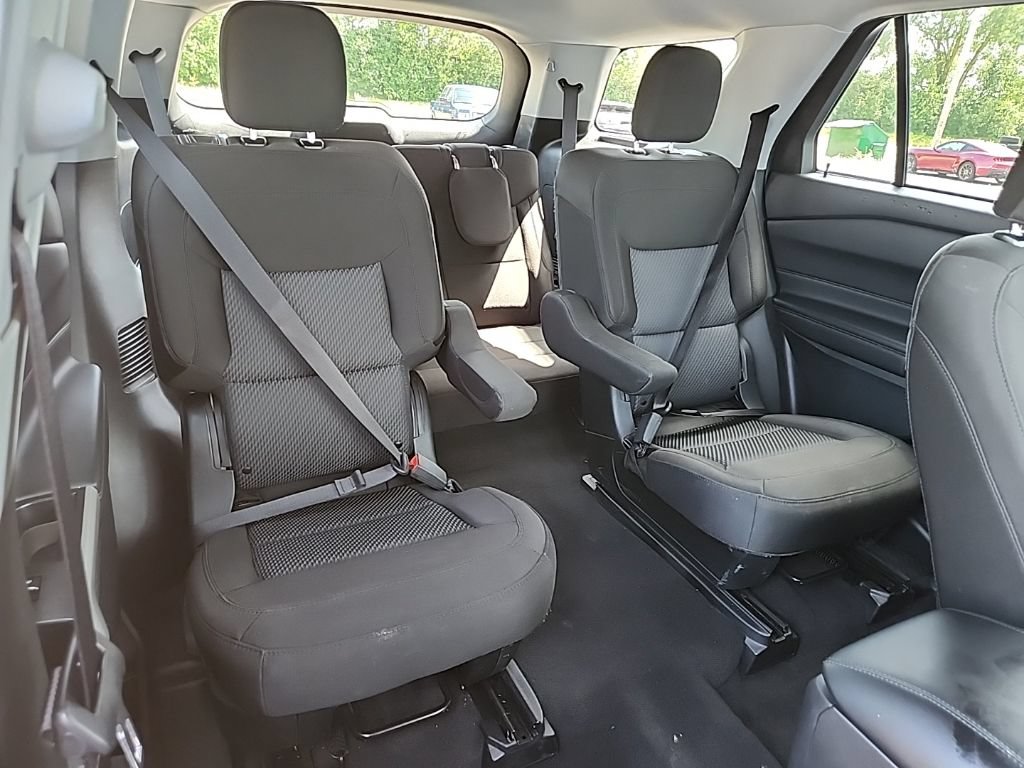 Used 2024 Ford Explorer XLT AWD/4WD image 41
