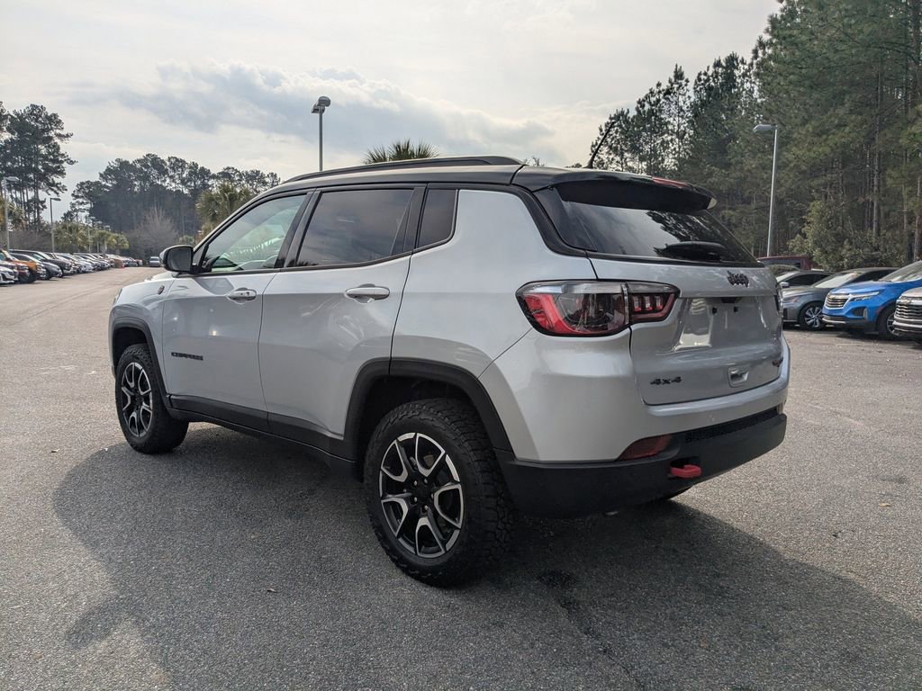 Used 2024 Jeep Compass Trailhawk image 6