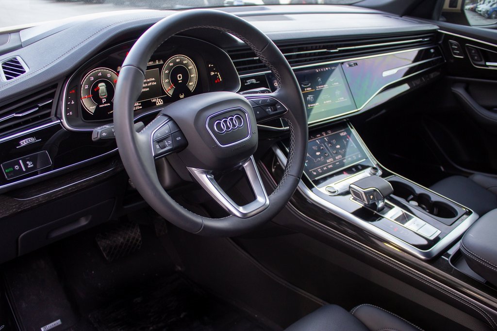 Used 2025 Audi Q8 Prestige image 11