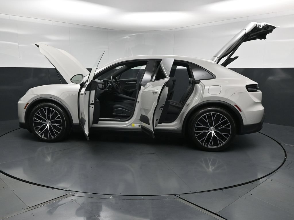 New 2026 Porsche Macan 4 Electric AWD/4WD image 38