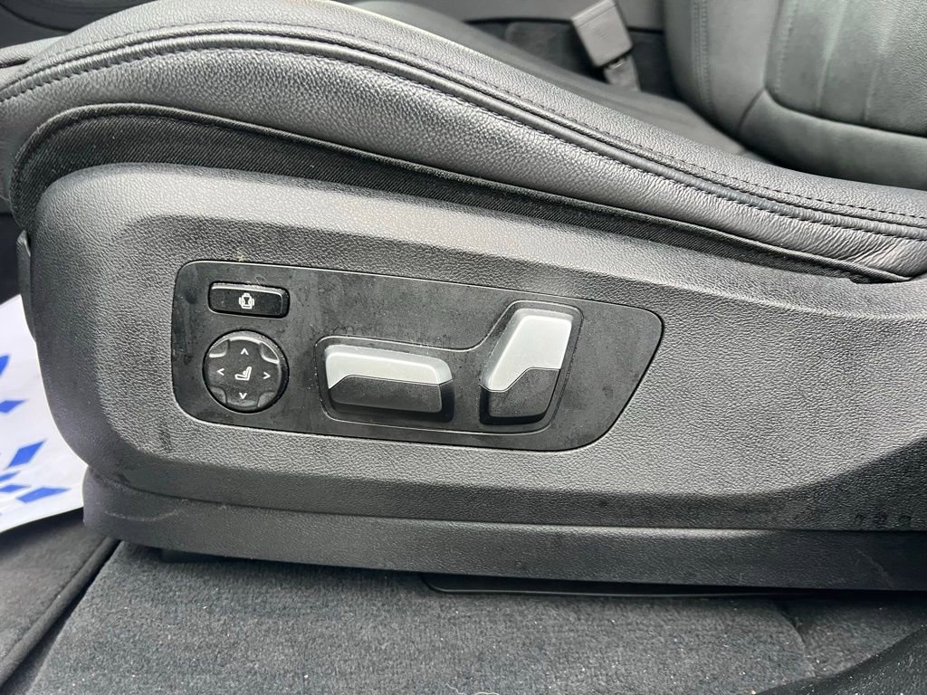 Used 2021 BMW X7 xDrive40i w/ Premium Package image 11
