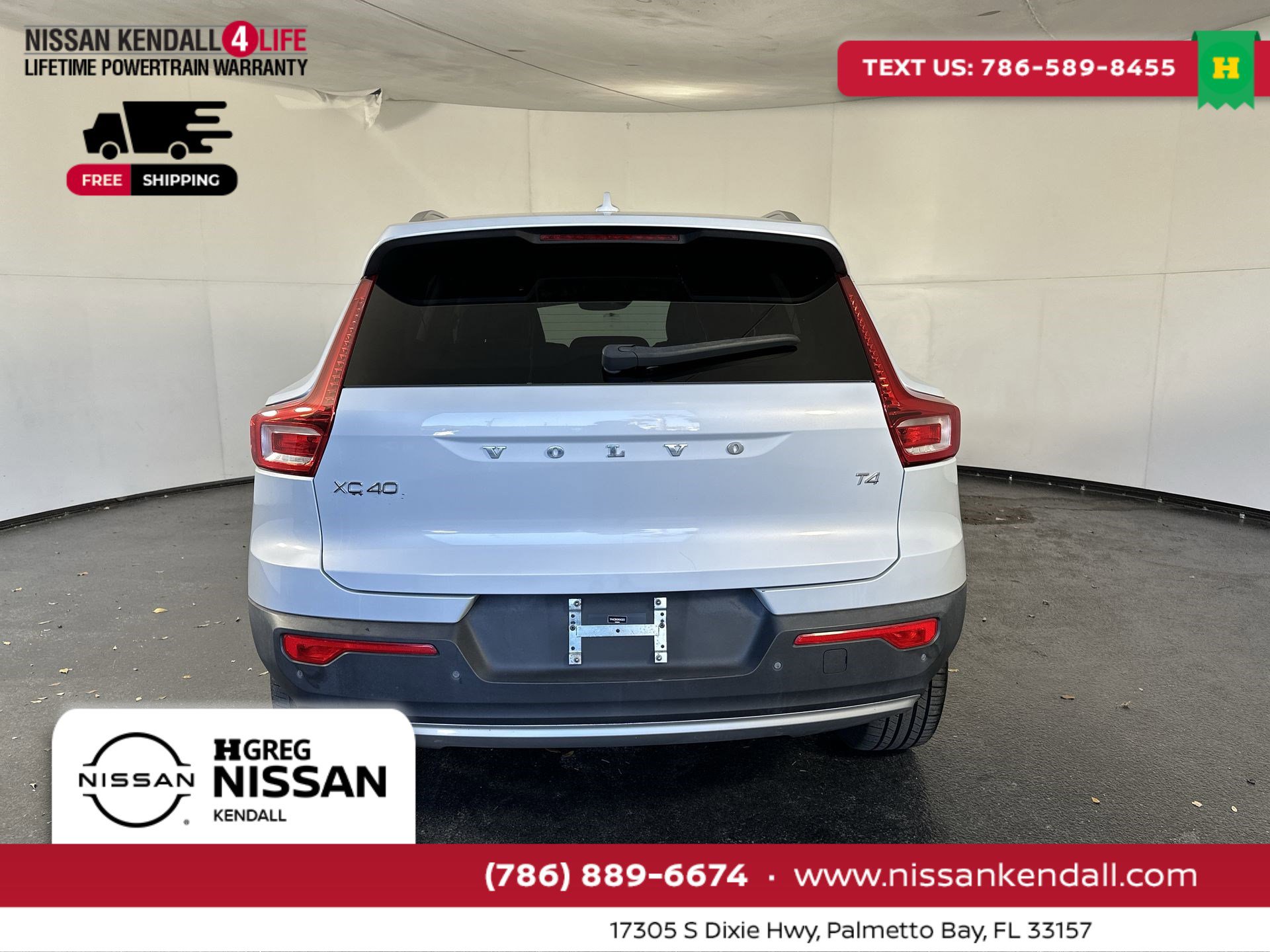 Used 2021 Volvo XC40 T4 Momentum w/ Protection Package Premier image 10