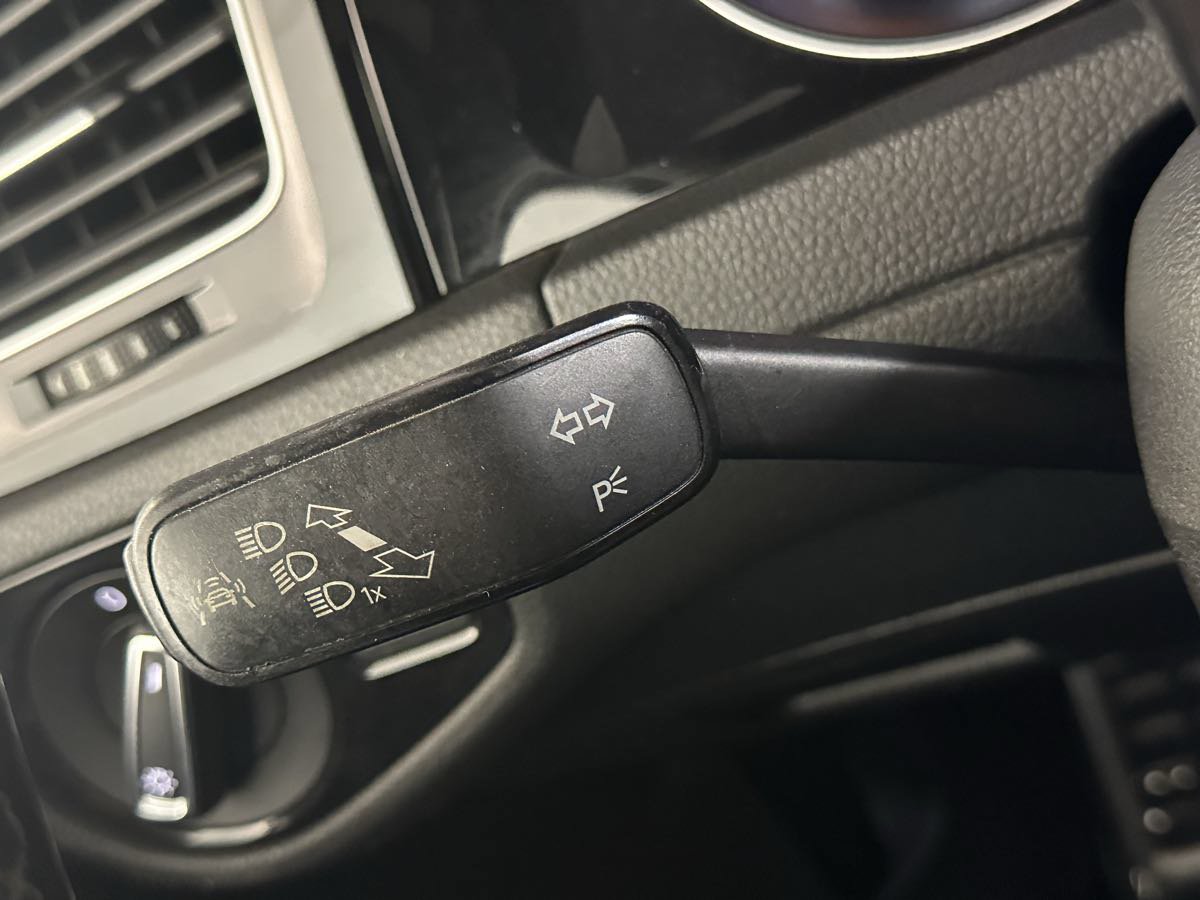 Used 2017 Volkswagen Golf R 4-Door AWD/4WD image 30