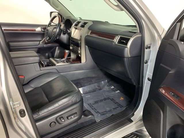 Used 2014 Lexus GX 460 w/ Premium Package AWD/4WD image 40