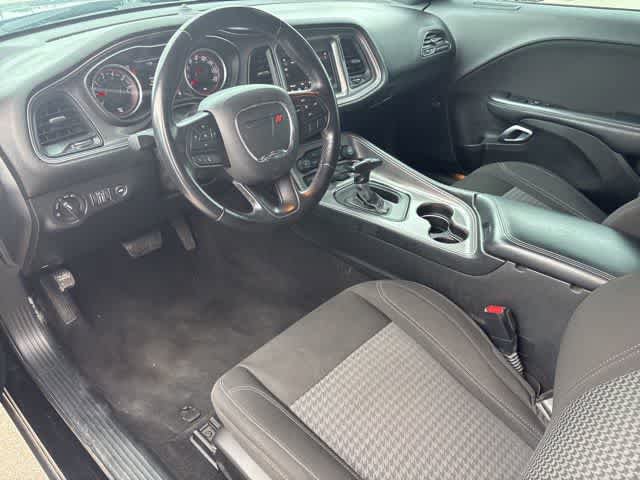 Used 2023 Dodge Challenger SXT RWD image 9