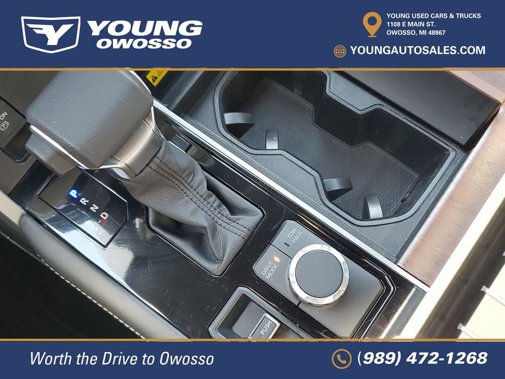 Used 2025 Toyota Sequoia Capstone AWD/4WD image 18