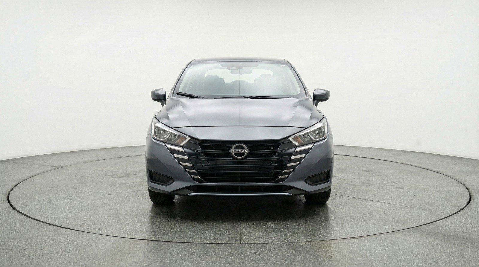 Used 2025 Nissan Versa SV image 2