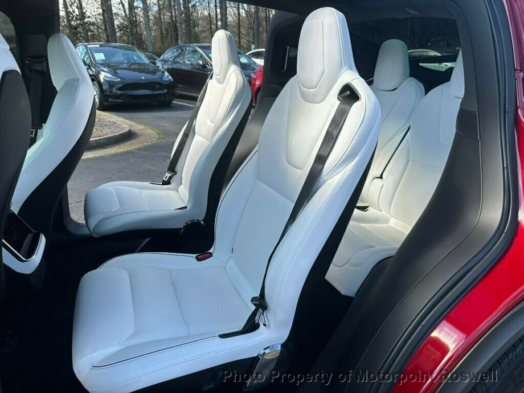 Used 2024 Tesla Model X Plaid image 11