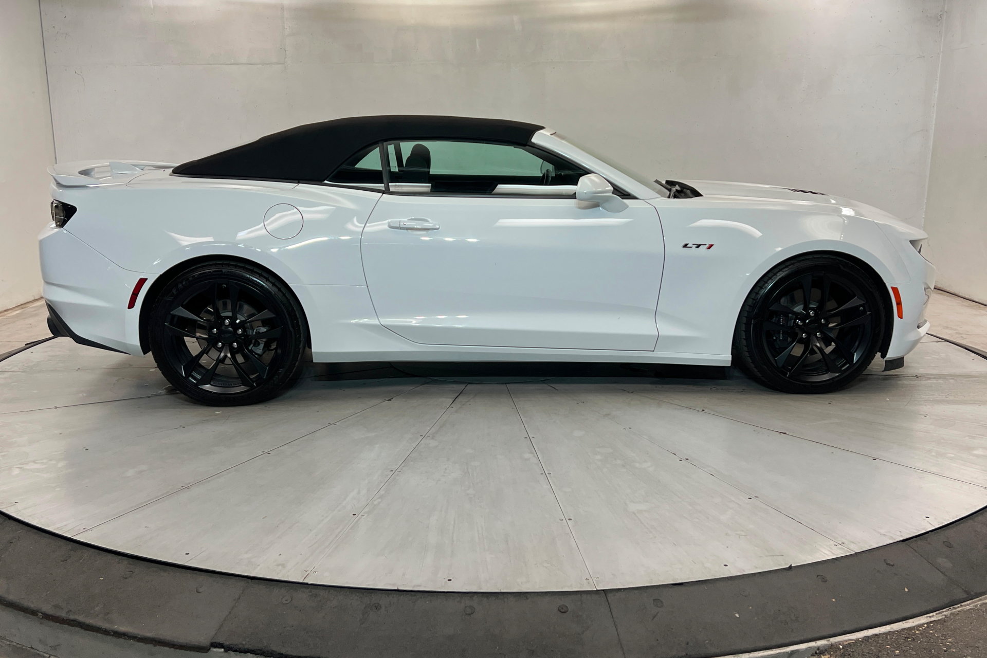 Used 2023 Chevrolet Camaro LT w/ RS Package RWD image 7