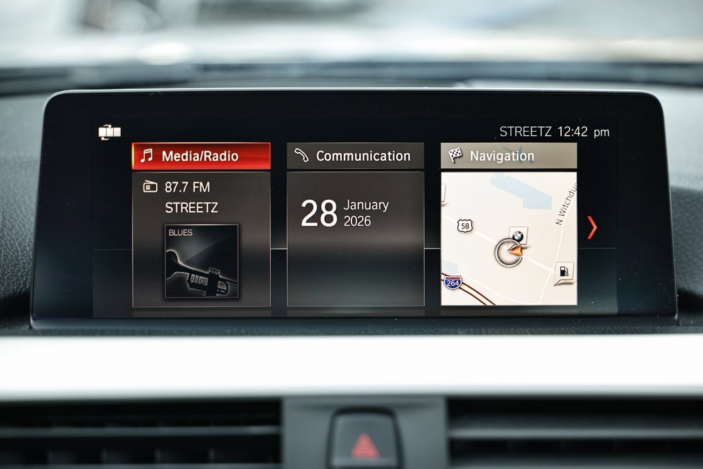 Used 2018 BMW 320i Sedan w/ Convenience Package image 37