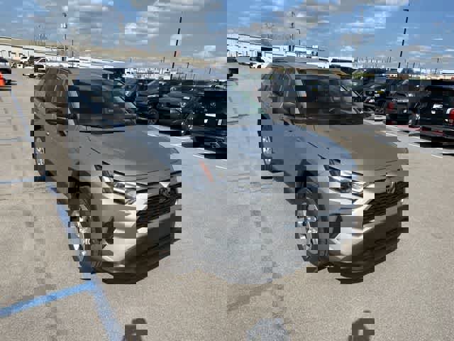 Used 2023 Toyota RAV4 LE image 23