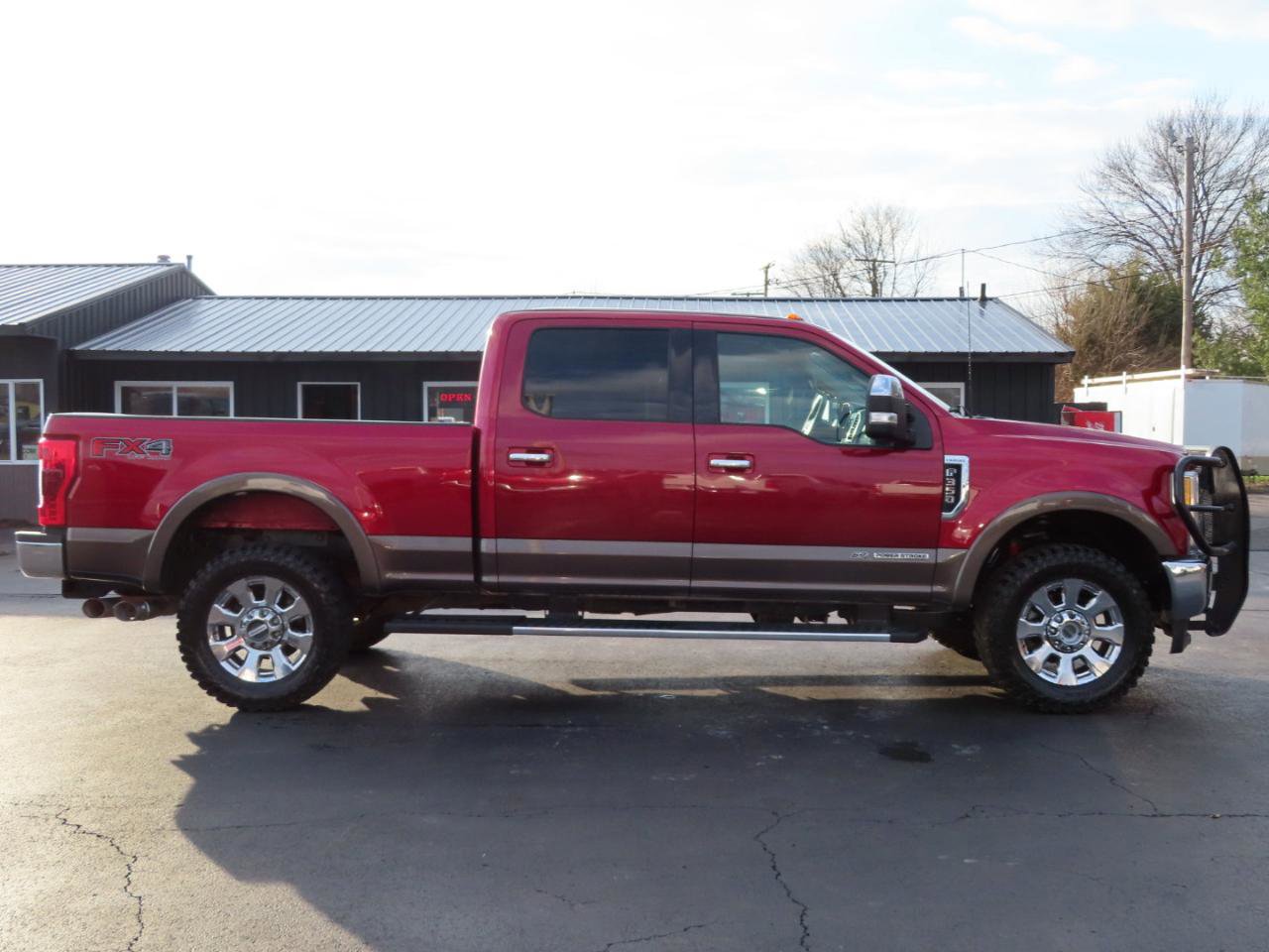 Used 2017 Ford F350 Lariat w/ Chrome Package image 7