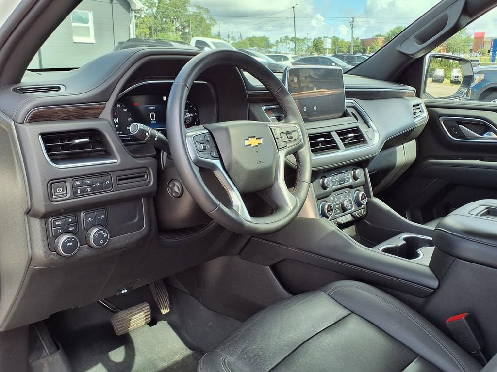 Used 2022 Chevrolet Suburban LT w/ Luxury Package AWD/4WD image 24
