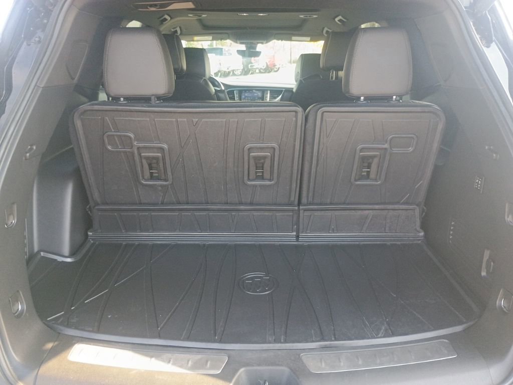 Used 2023 Buick Enclave Avenir w/ Avenir Technology Package AWD/4WD image 22