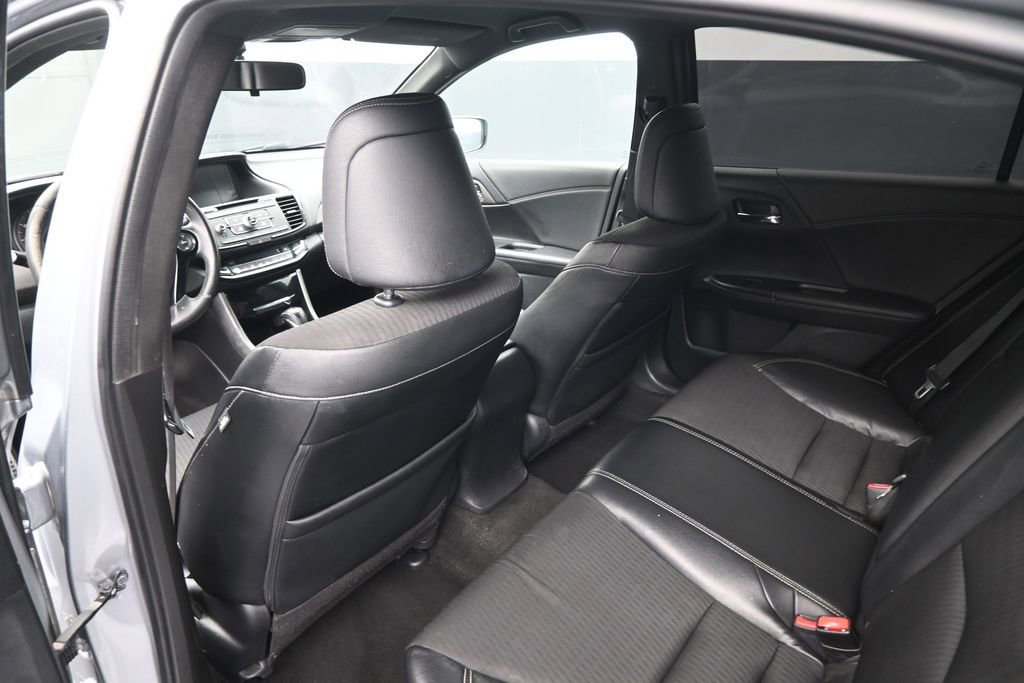 Used 2017 Honda Accord Sport image 23