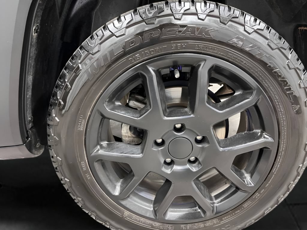 Used 2023 Jeep Renegade Latitude AWD/4WD image 20