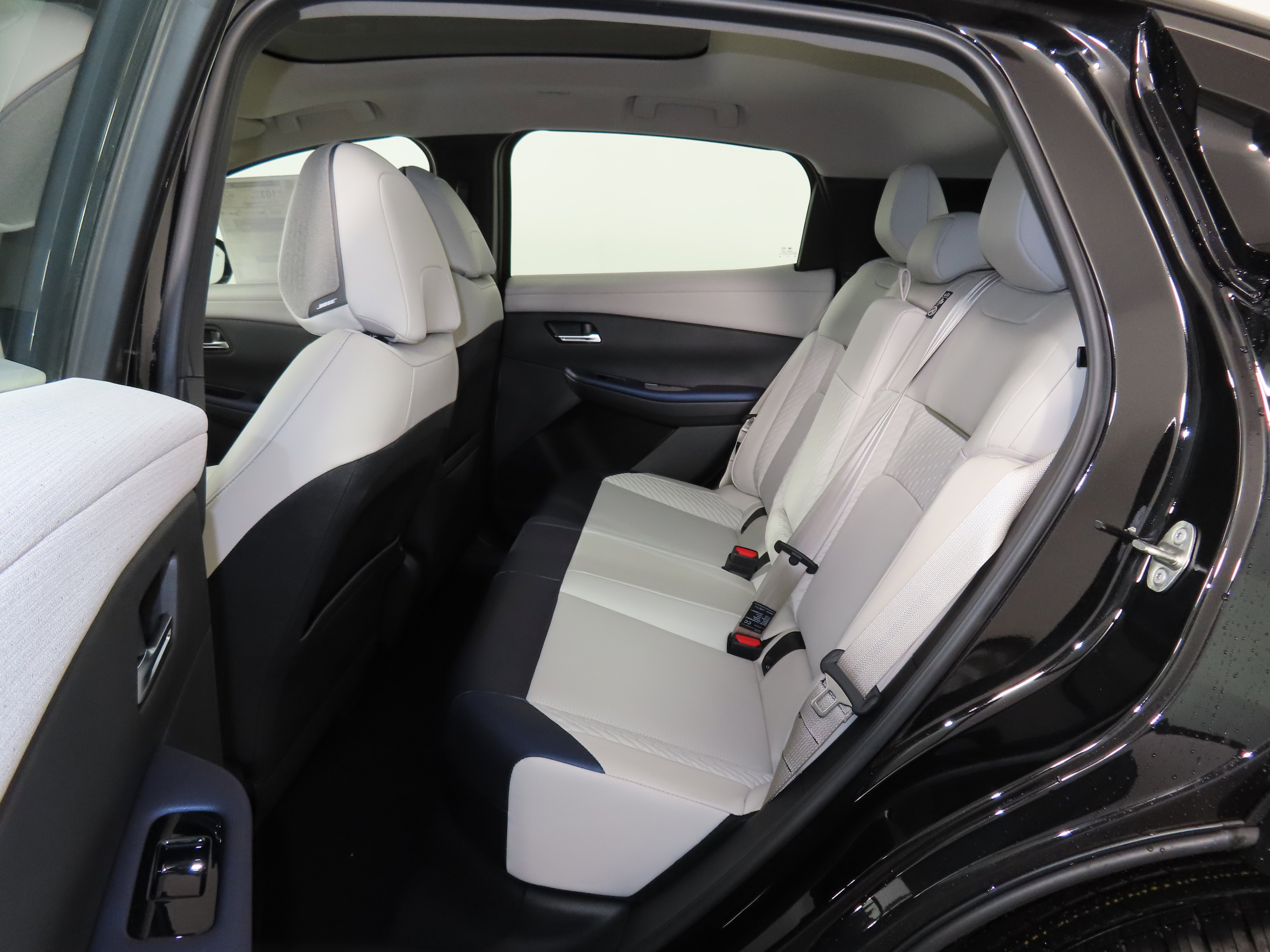 New 2026 Nissan Leaf Platinum+ w/ Cargo Package (Platinum+) image 7