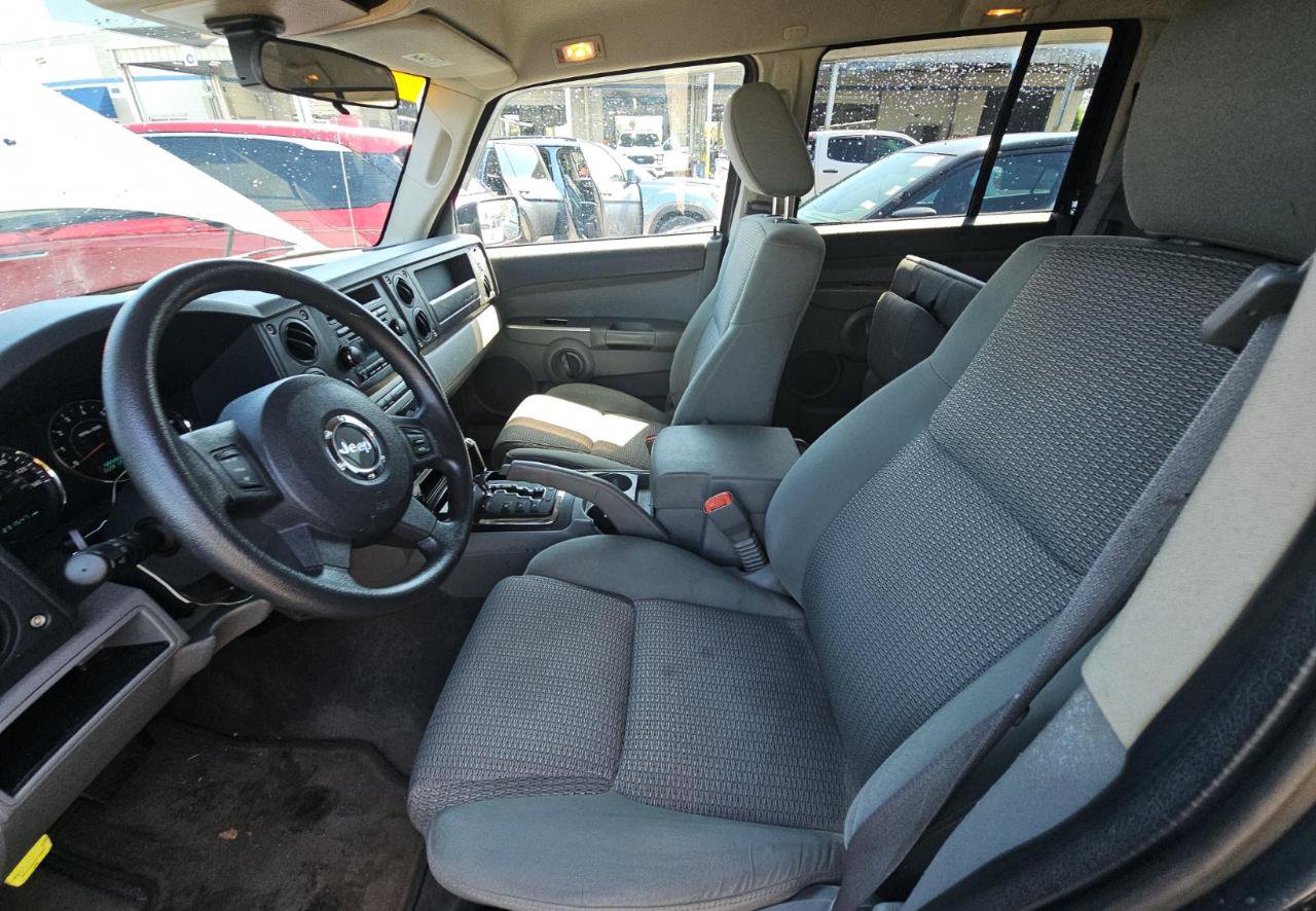 Used 2007 Jeep Commander Sport AWD/4WD image 8