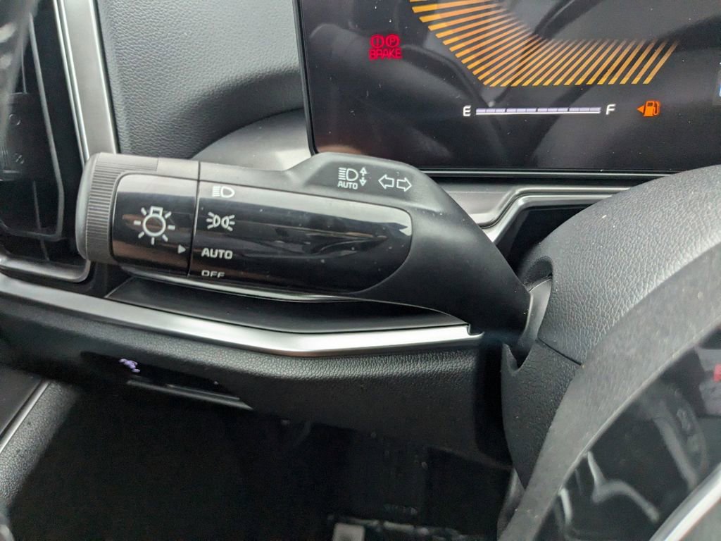 Used 2025 Kia Sorento S w/ Panoramic Sunroof Package FWD image 26