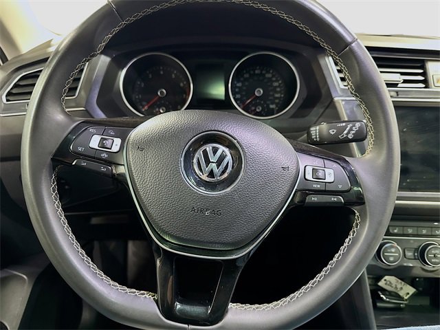Used 2021 Volkswagen Tiguan SE w/ Panoramic Sunroof Package image 18