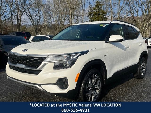 Used 2021 Kia Seltos EX image 2