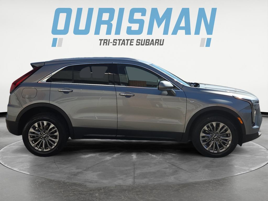 Used 2024 Cadillac XT4 Premium Luxury image 7