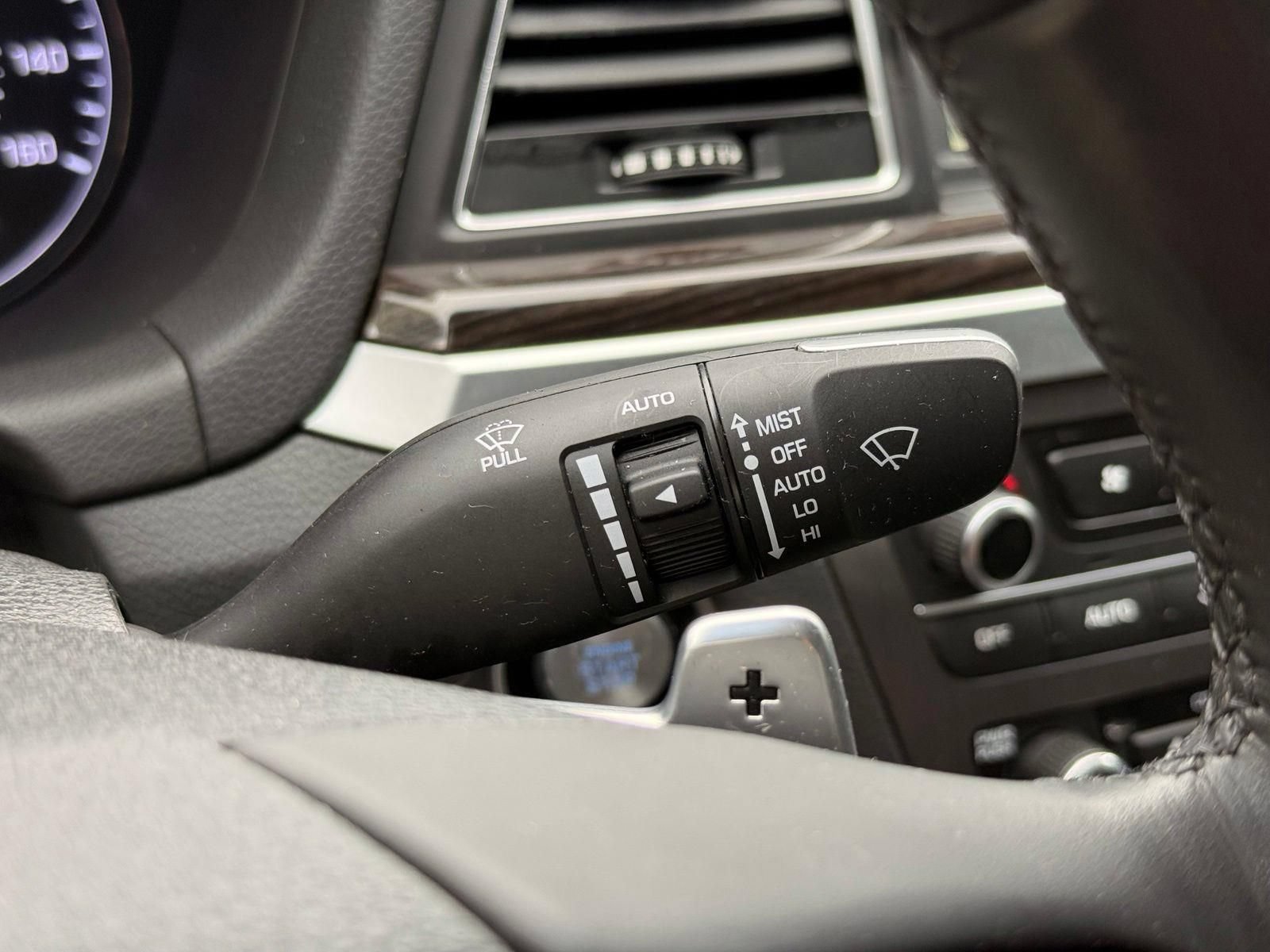 Used 2015 Hyundai Genesis 3.8 RWD image 37