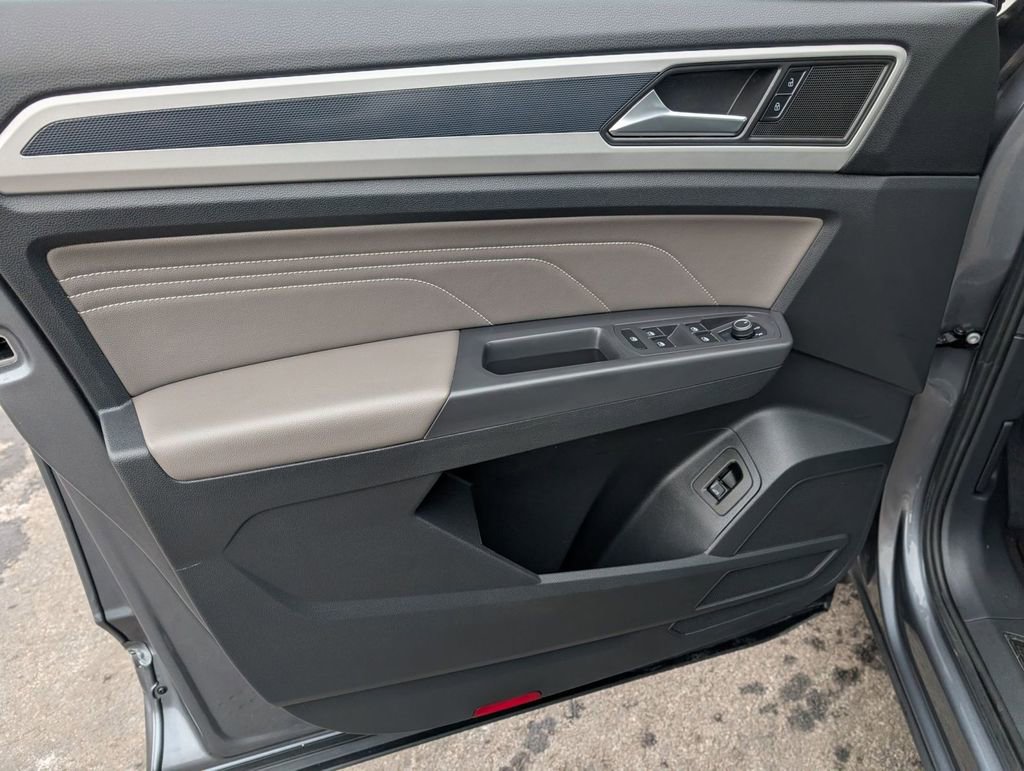 Used 2021 Volkswagen Atlas SE image 20