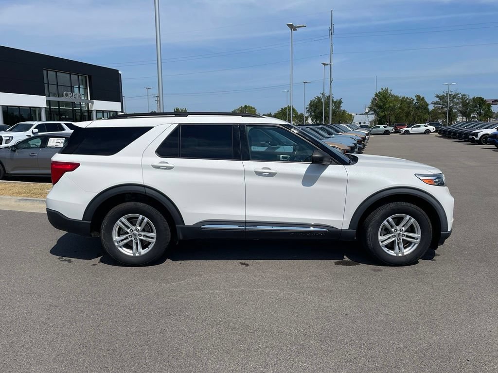 Used 2020 Ford Explorer XLT w/ Equipment Group 202A AWD/4WD image 8