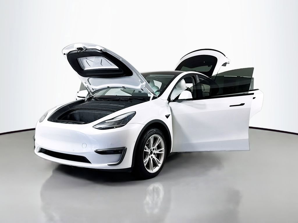 Used 2021 Tesla Model Y Long Range image 10