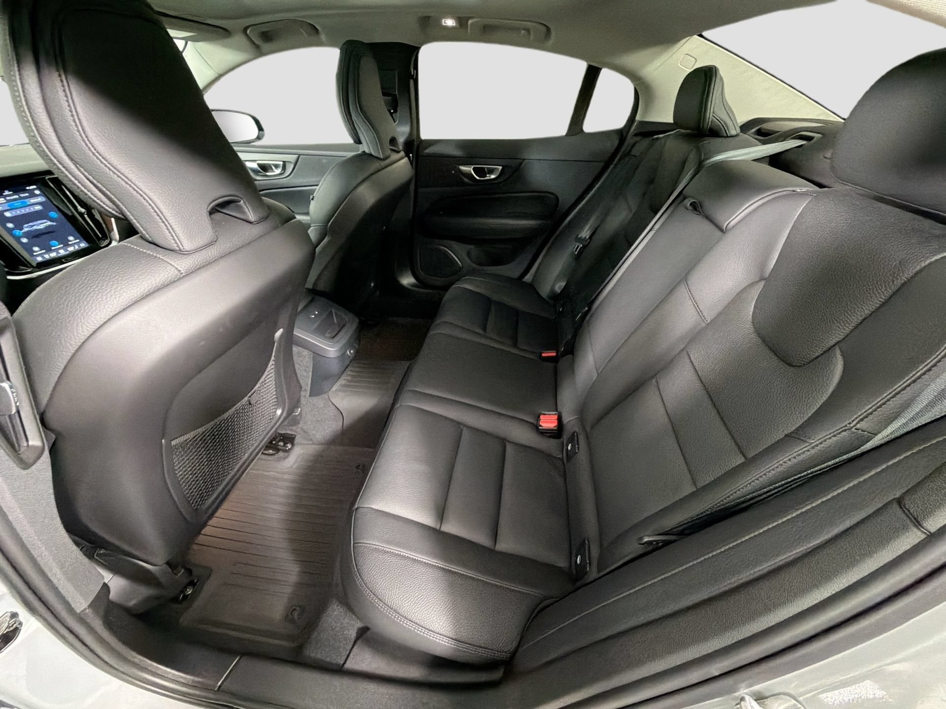 Certified 2024 Volvo S60 B5 Plus w/ Climate Package FWD image 27
