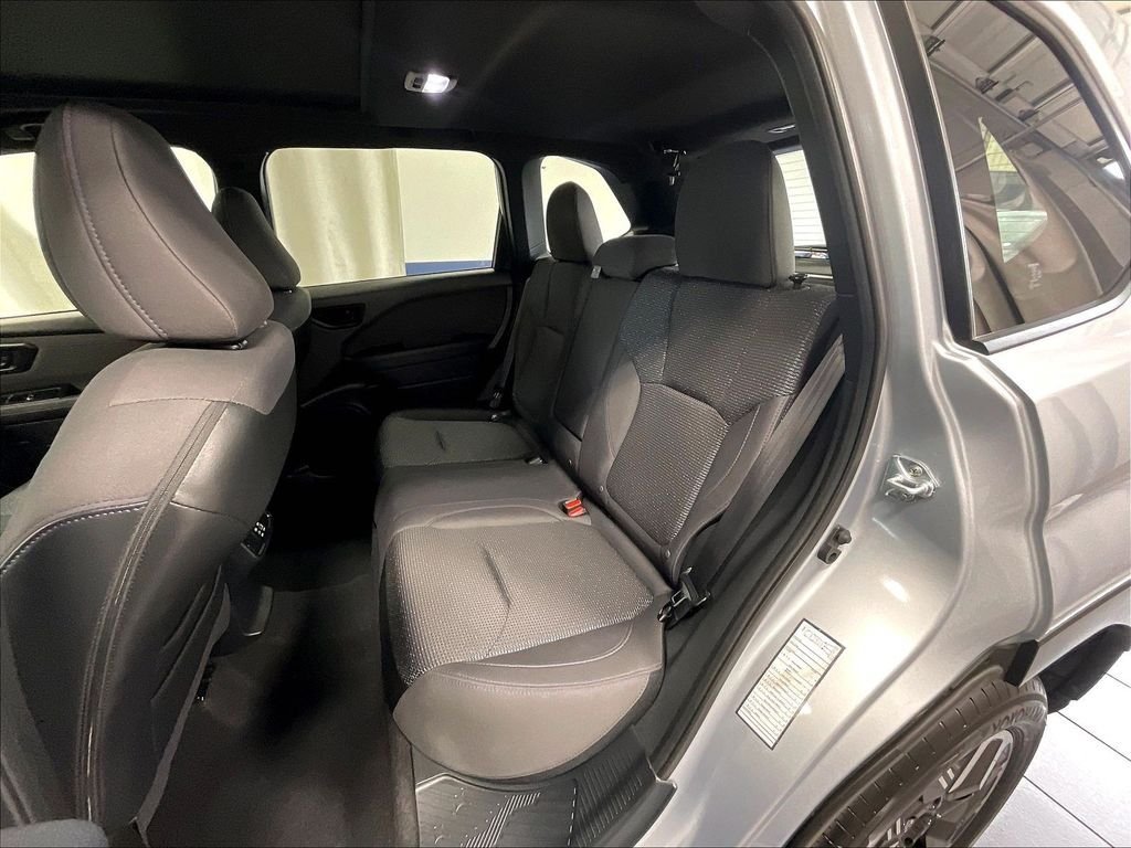 Used 2025 Subaru Forester Premium AWD/4WD image 15