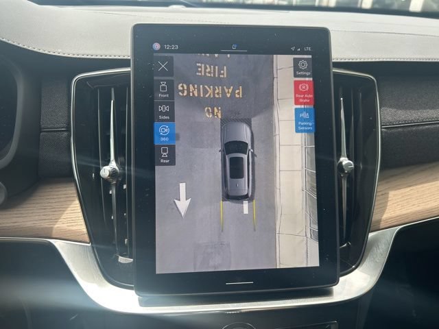 Certified 2025 Volvo XC90 B6 Plus AWD/4WD image 25