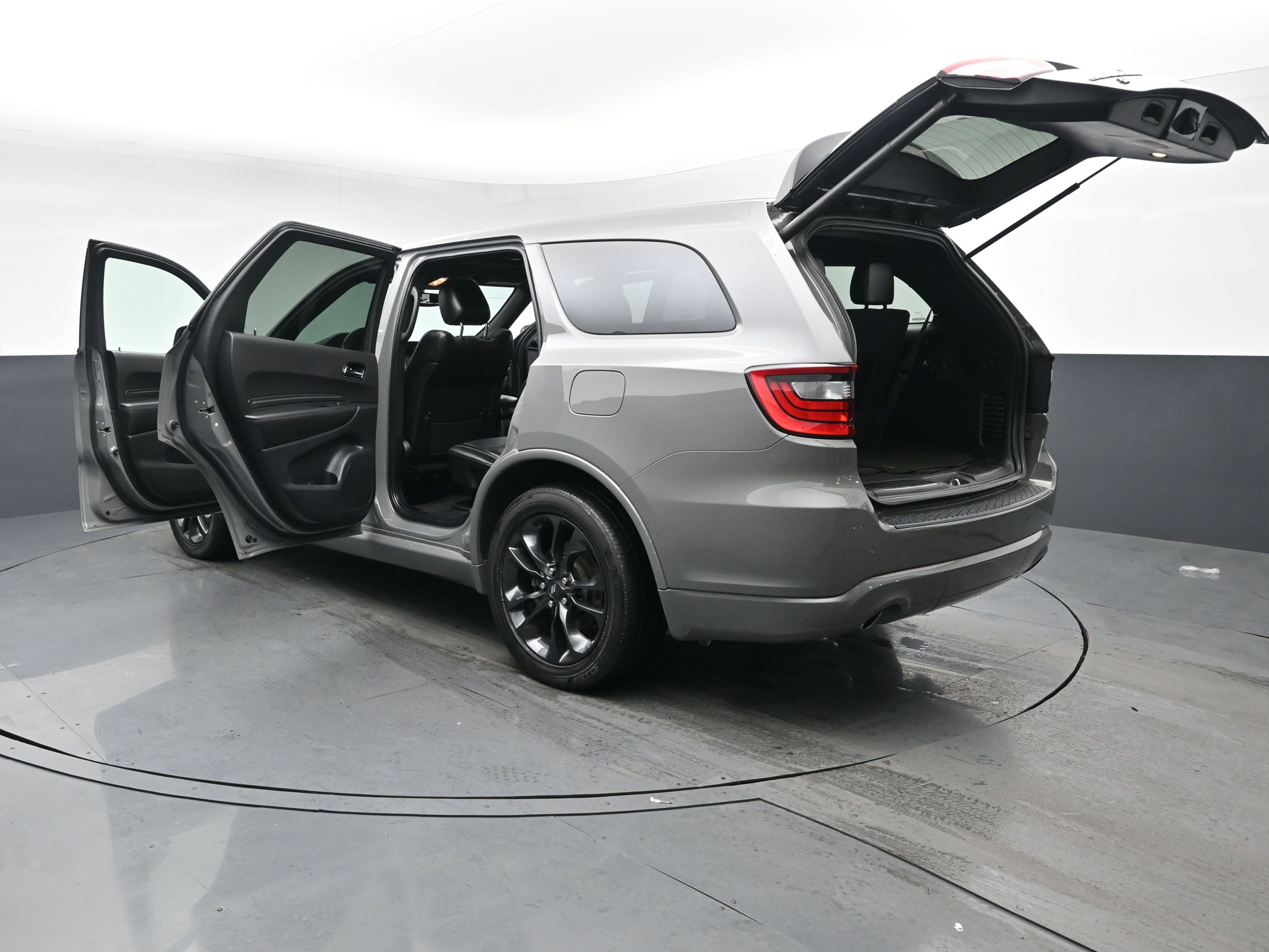 Used 2022 Dodge Durango R/T w/ Blacktop Package image 32