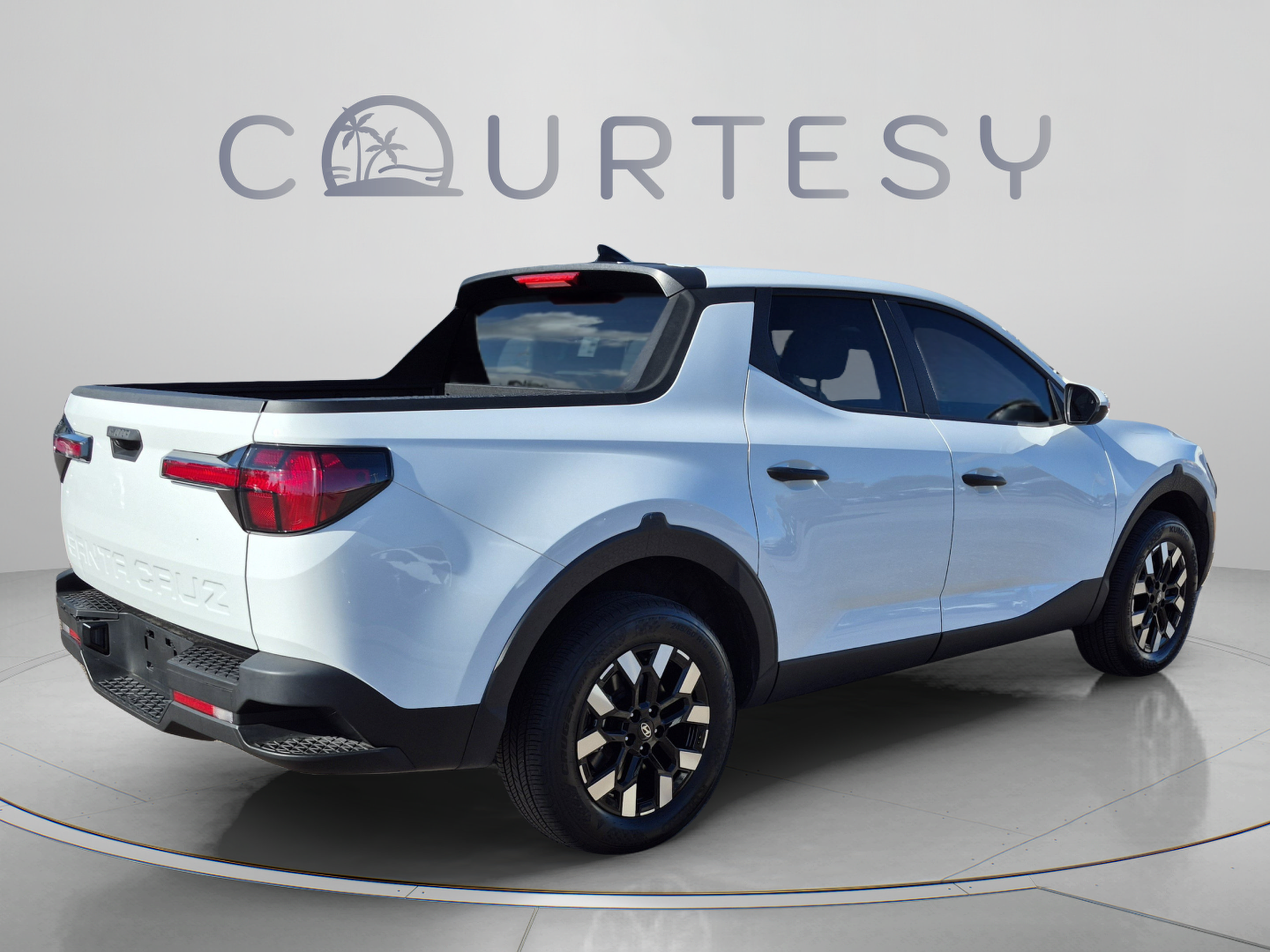 Used 2025 Hyundai Santa Cruz SE FWD image 5