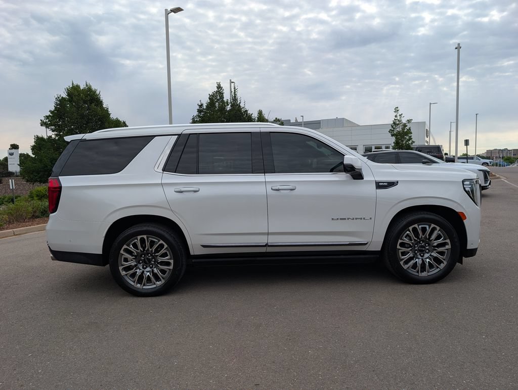 Used 2024 GMC Yukon Denali Ultimate AWD/4WD image 7