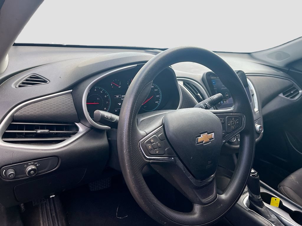Used 2020 Chevrolet Malibu LS FWD image 9