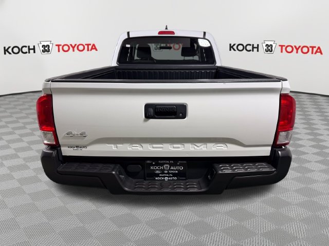 Used 2017 Toyota Tacoma SR AWD/4WD image 7