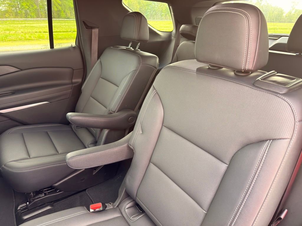 Used 2025 Chevrolet Traverse LT AWD/4WD image 27