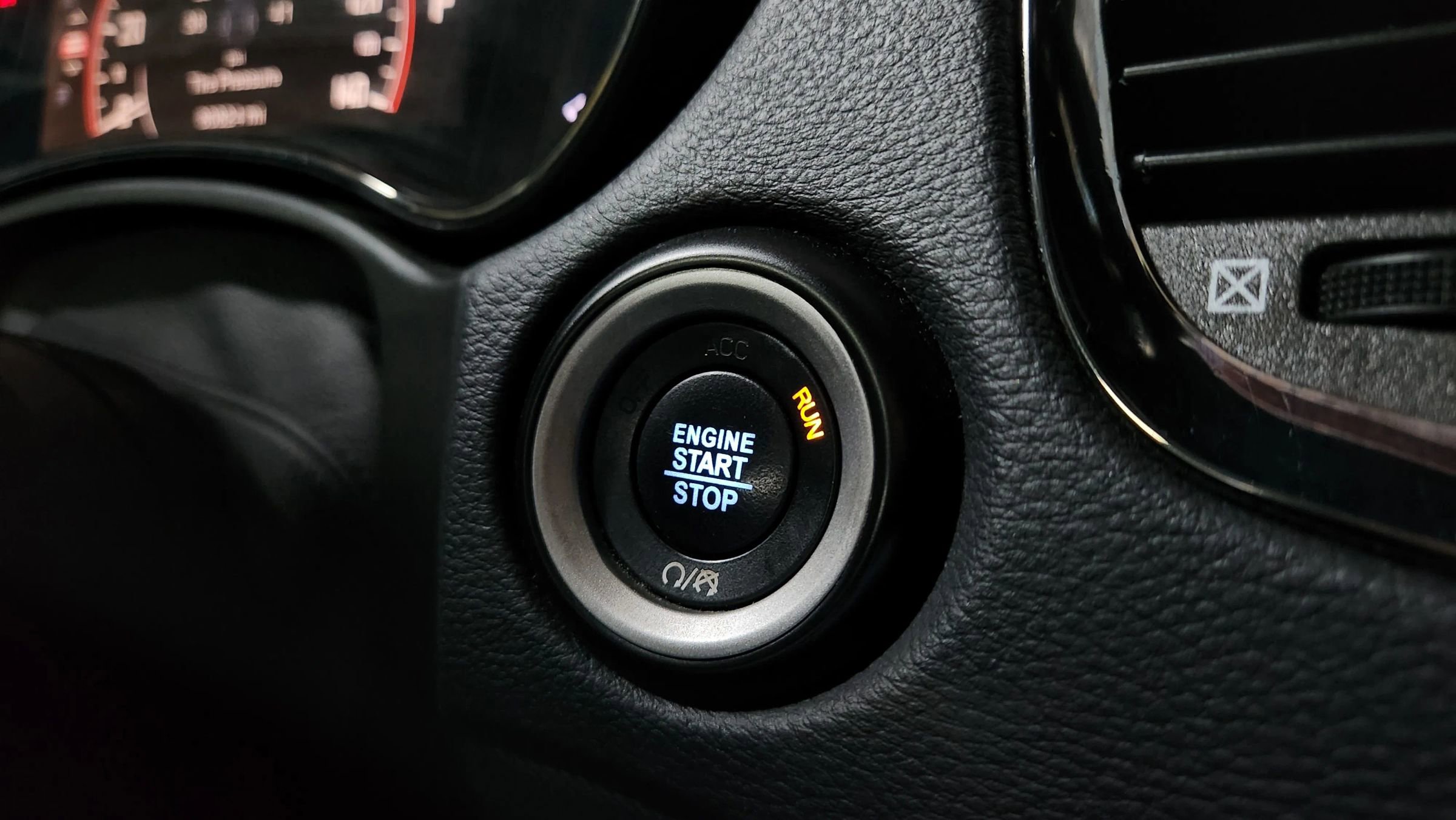 Used 2020 Dodge Durango R/T w/ Blacktop Package image 29