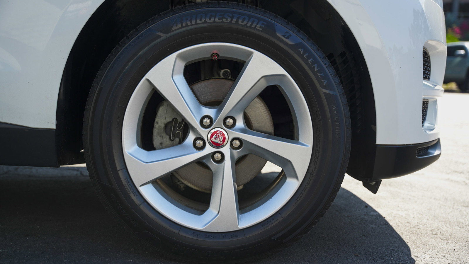 Used 2019 Jaguar F-PACE Premium image 11