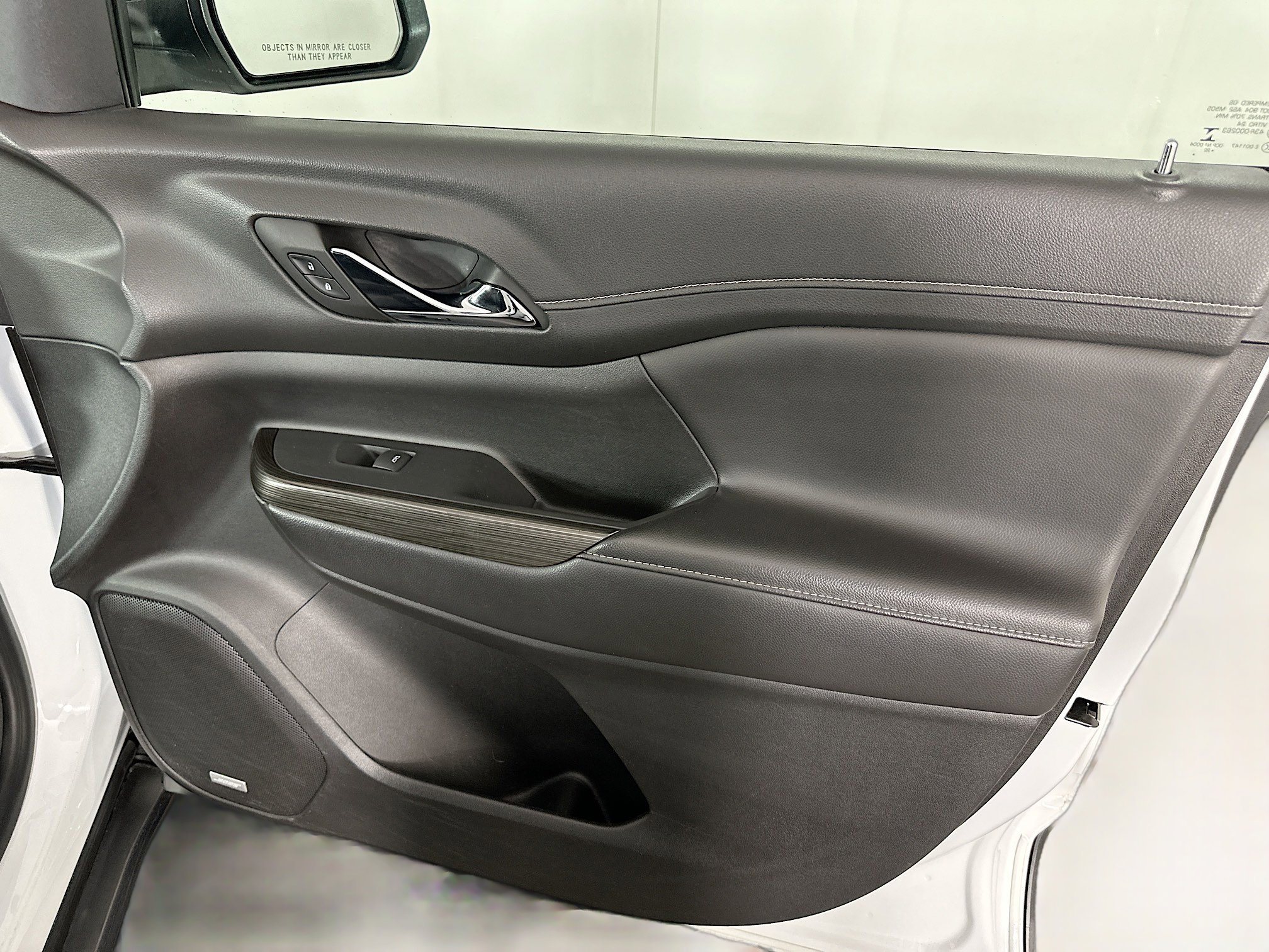 Used 2023 GMC Acadia SLT image 34