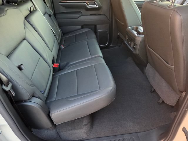 Used 2026 Chevrolet Silverado 1500 RST w/ Dark Appearance Package AWD/4WD image 14