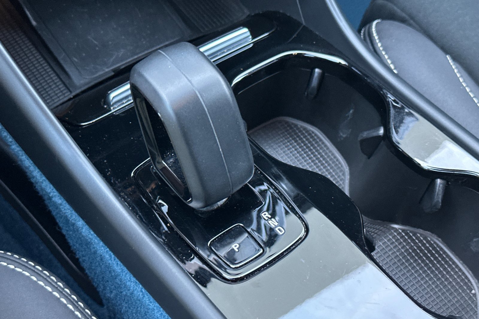 Certified 2023 Volvo XC40 Recharge Plus image 25